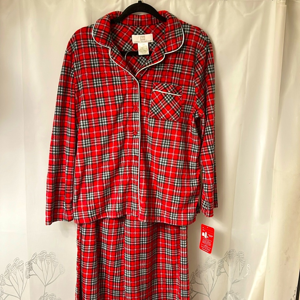 NWT Karen Neuberger, red and black plaid‎ pajamas-size large top with xl pants